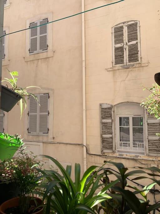 Petit Boucan 47M2 Dans Le Coeur Du Panier Marseille Luaran gambar